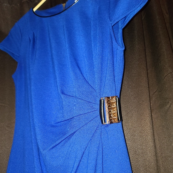 Dress - Picture 4 of 4